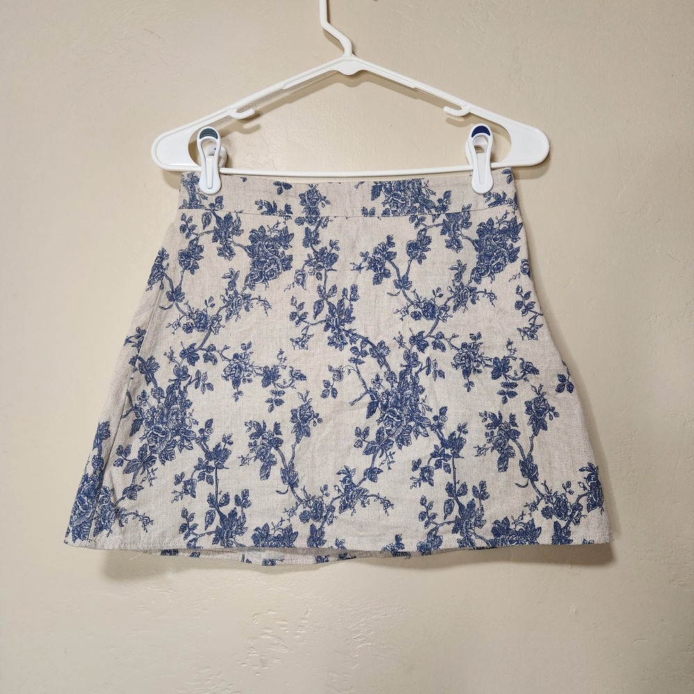 CIDER‎ Cream and Blue Floral Mini Skirt Womens Size Small Preppy Cottage